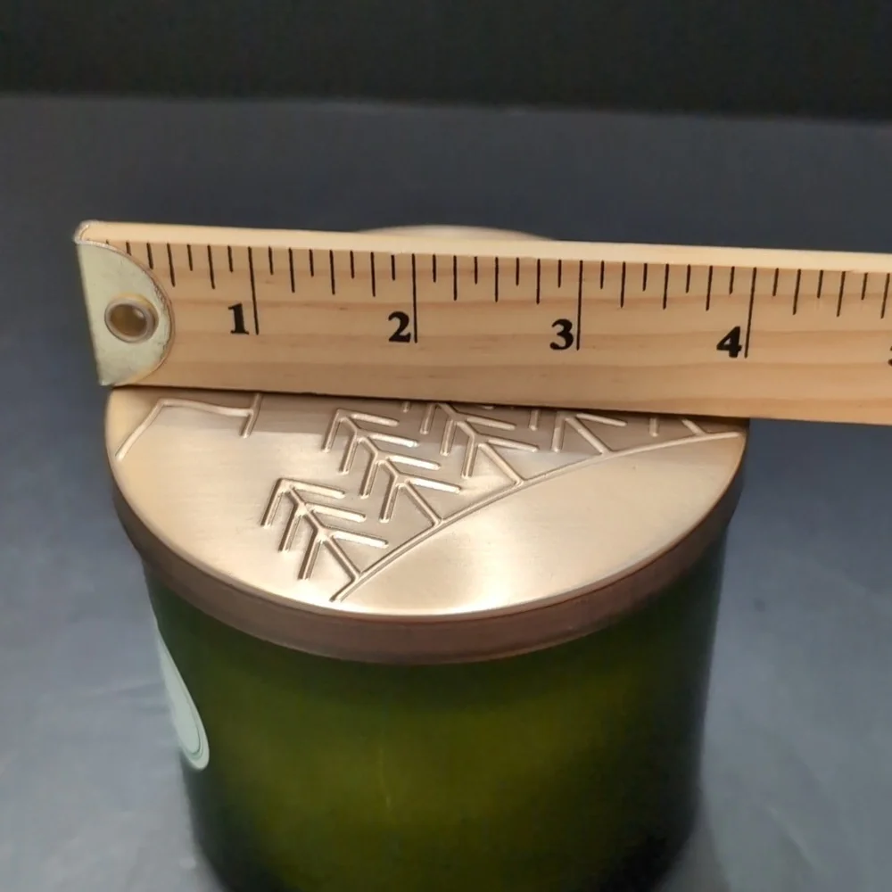 Bath & Body Works,White Barn Vanilla Balsam 3 Wick Candle. - Picture 6 of 7